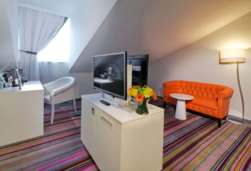 호텔 Mercure Moscow Baumanskaya