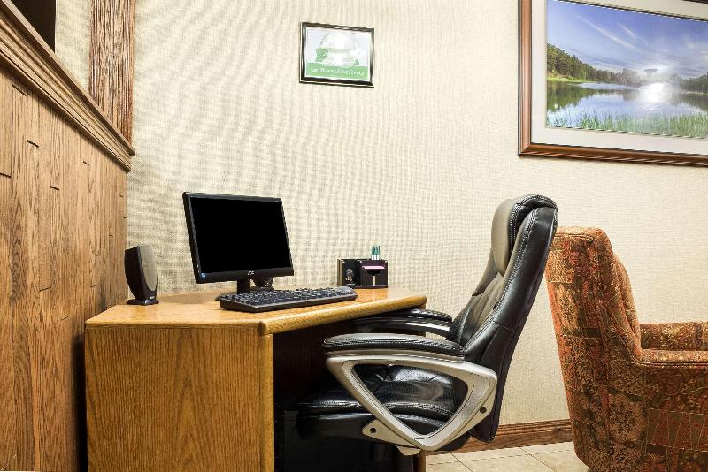 فندق Everspring Inn & Suites