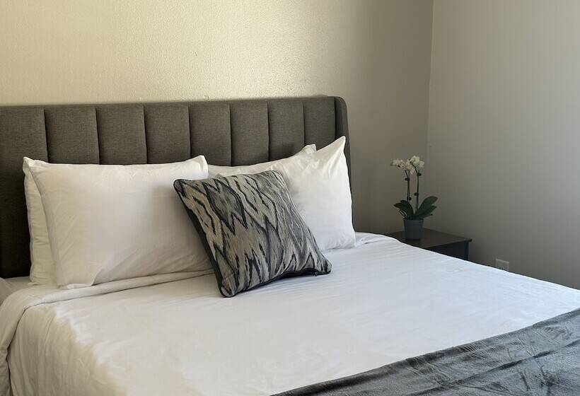 هتل Everspring Inn & Suites