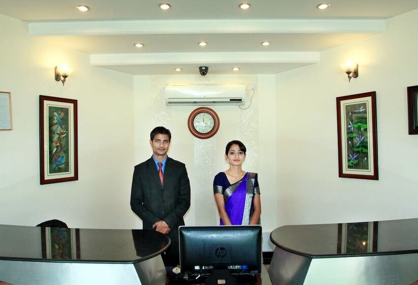 호텔 Naturoville Ayurvedic And Yoga Retreat By Opensky