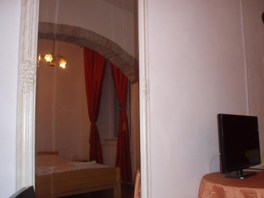 酒店 Old Monarchia