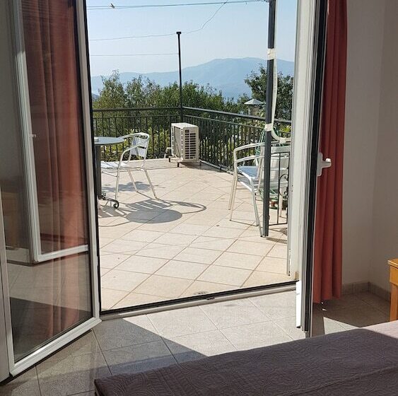 בית מלון כפרי Orfeas