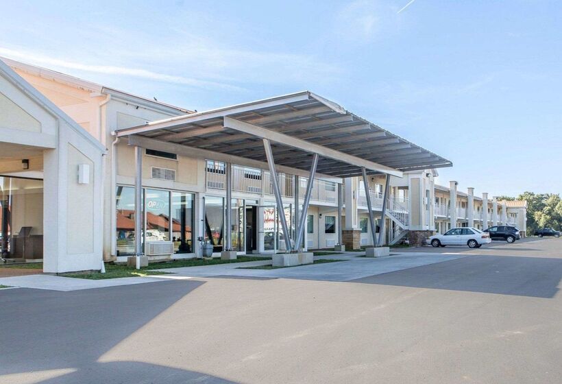 בית מלון כפרי Quality Inn & Suites