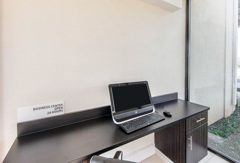 فندق Quality Inn & Suites