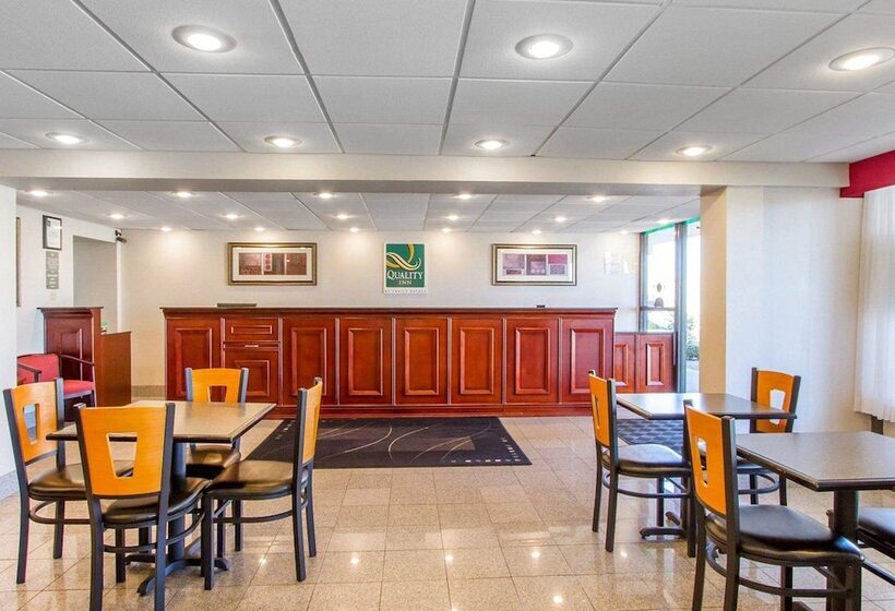 בית מלון כפרי Quality Inn Dyersburg I155