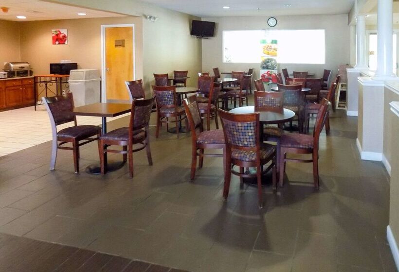 Отель Quality Inn