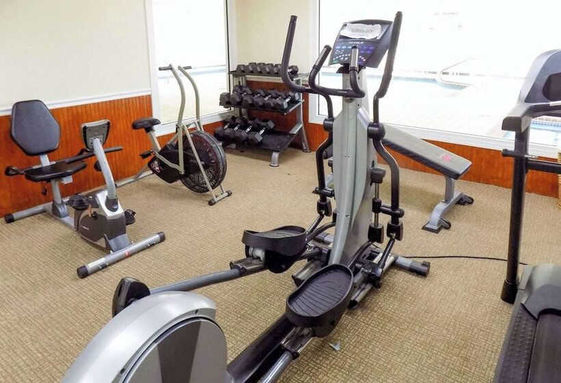 Отель Quality Inn