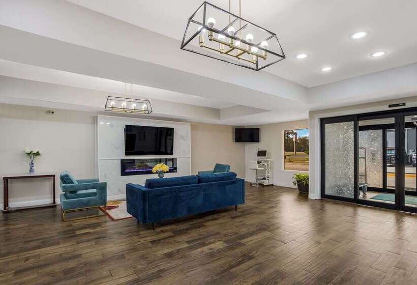 فندق Quality Inn