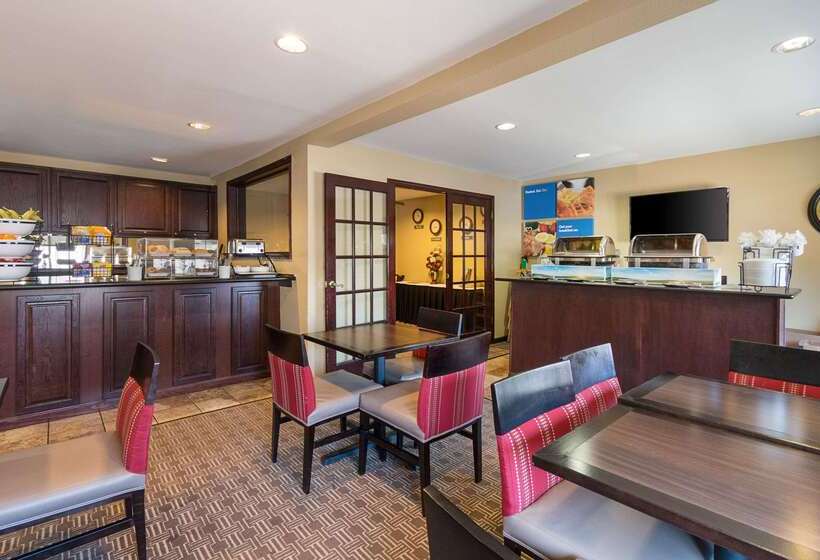 فندق Quality Inn Parkersburg Northvienna