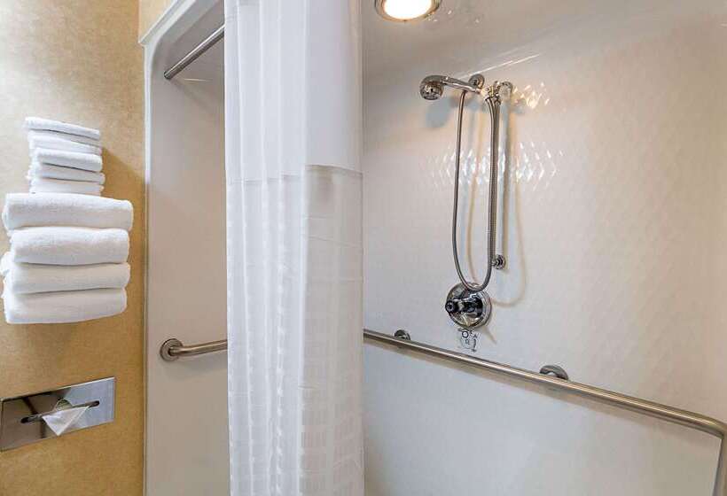 فندق Quality Inn Parkersburg Northvienna