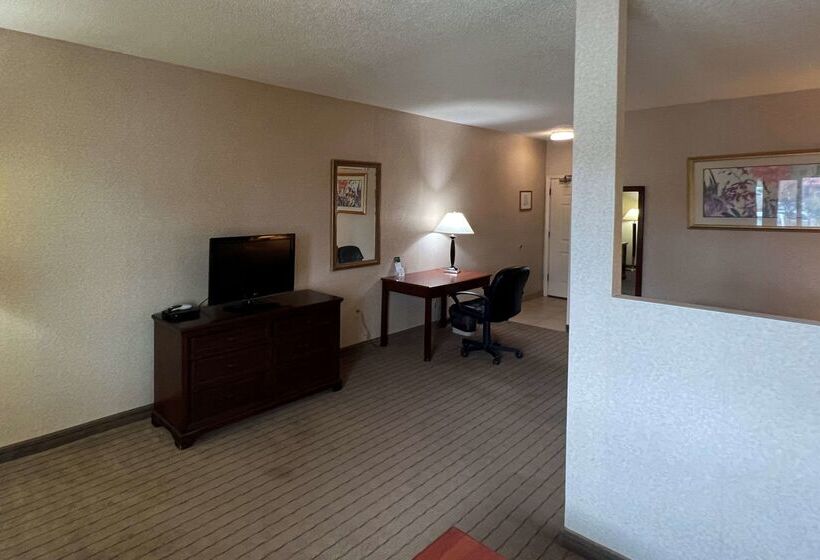 فندق Quality Inn & Suites Grants   I 40