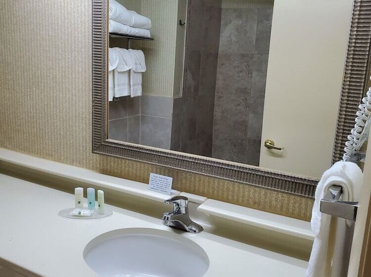 فندق Quality Inn & Suites Grants   I 40