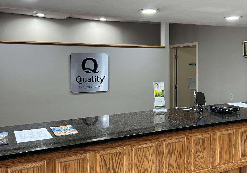 فندق Quality Inn & Suites Grants   I 40
