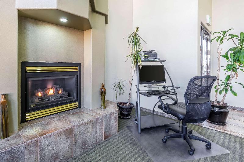 Отель Quality Inn