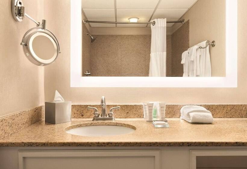 Radisson Hotel Providence Airport