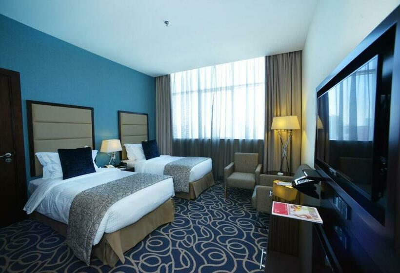 Отель Ramada Abu Dhabi Corniche