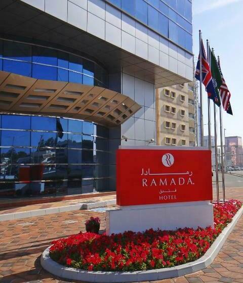 Отель Ramada Abu Dhabi Corniche