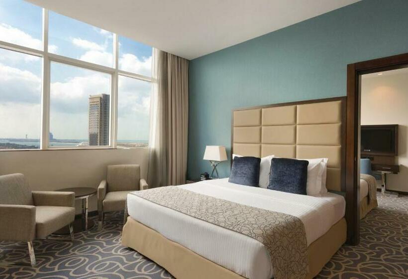 Отель Ramada Abu Dhabi Corniche