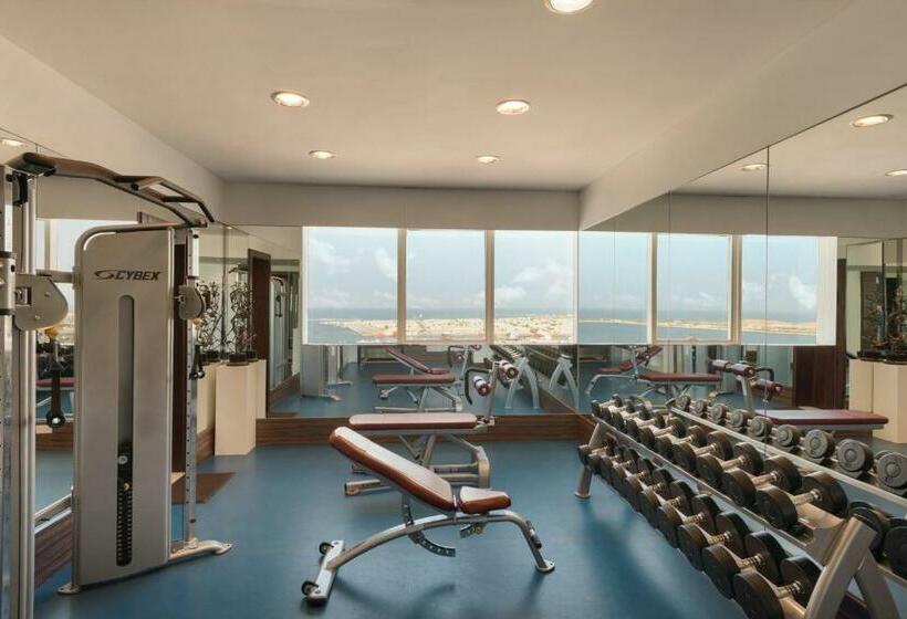 Отель Ramada Abu Dhabi Corniche