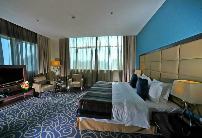 Отель Ramada Abu Dhabi Corniche