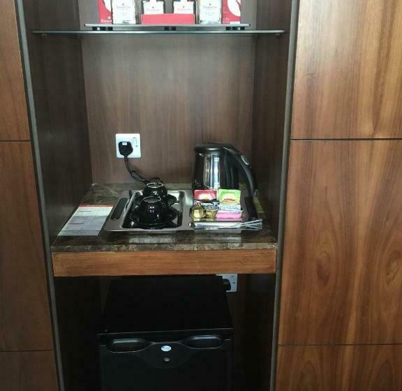 Отель Ramada Abu Dhabi Corniche