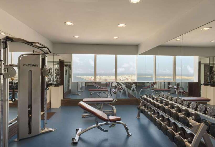 Отель Ramada Abu Dhabi Corniche