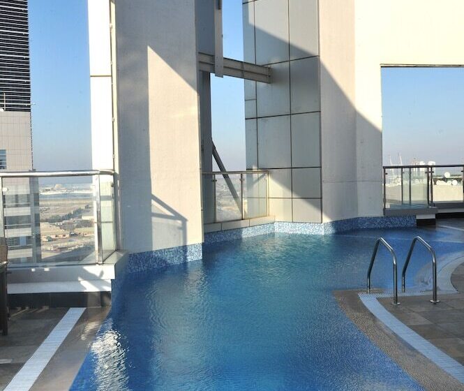 Отель Ramada Abu Dhabi Corniche