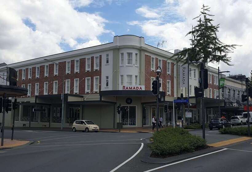 ホテル Ramada By Wyndham Hamilton City Center