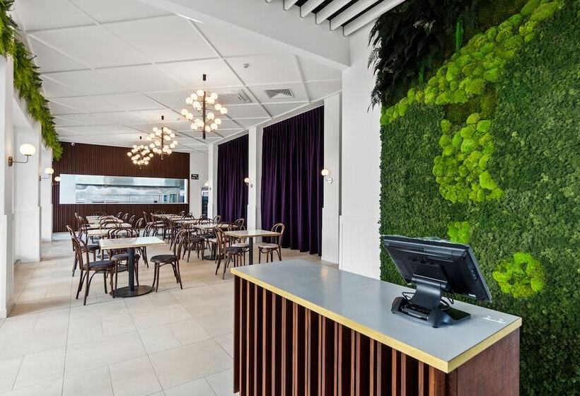 ホテル Ramada By Wyndham Hamilton City Center