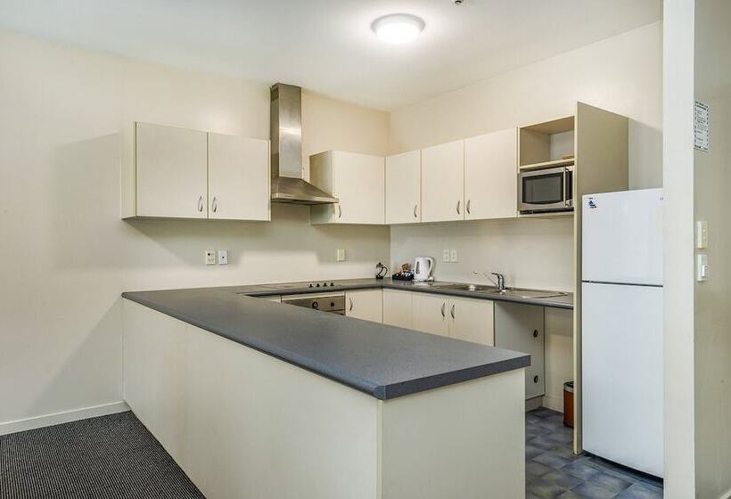 ホテル Ramada By Wyndham Hamilton City Center