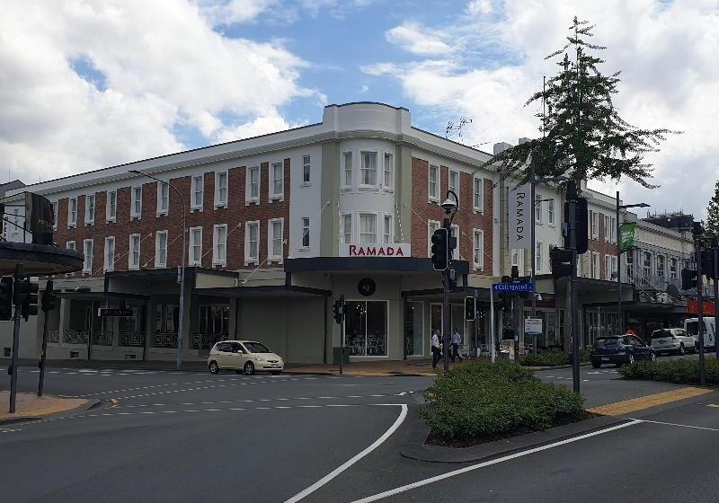 ホテル Ramada By Wyndham Hamilton City Center