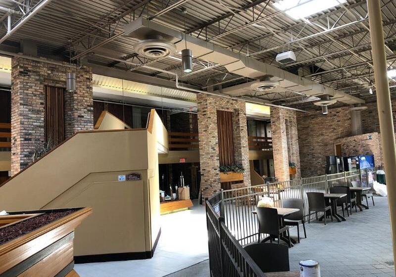 فندق Michigan City Inn