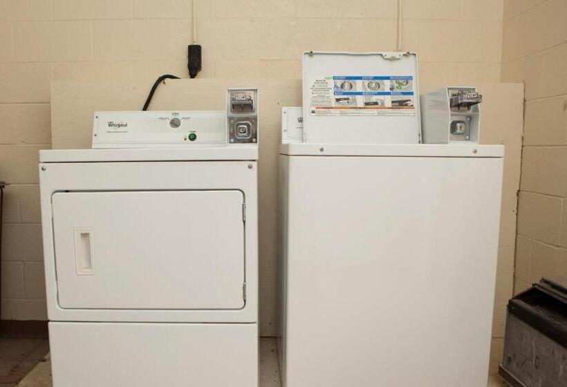 فندق Red Roof Inn & Suites Jackson, Tn