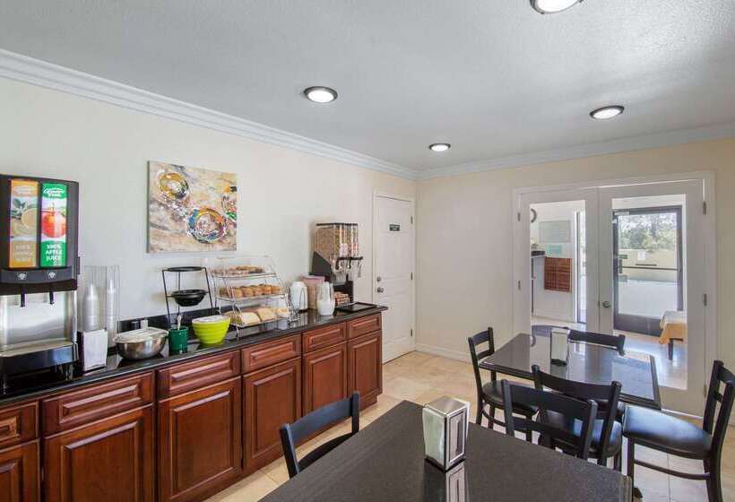 호텔 Rodeway Inn Adelanto Us 395