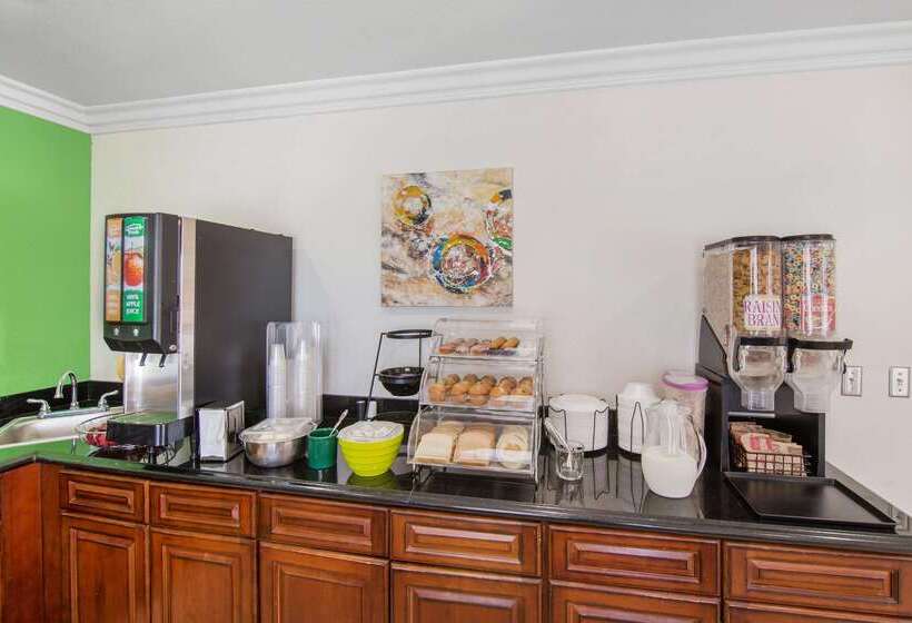 호텔 Rodeway Inn Adelanto Us 395