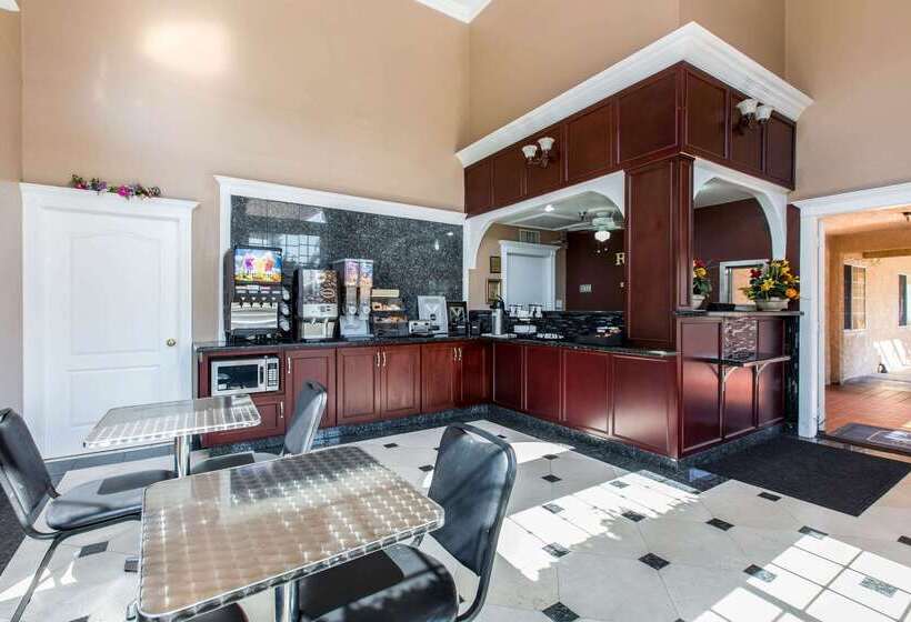 ホテル Rodeway Inn