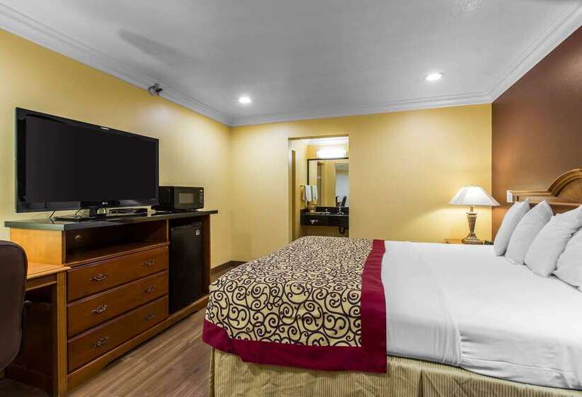 בית מלון כפרי Rodeway Inn