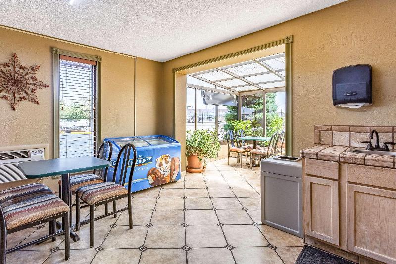 ホテル Rodeway Inn