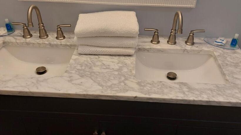 فندق Rodeway Inn