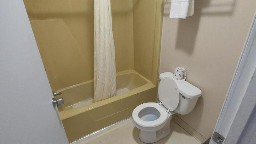 فندق Rodeway Inn