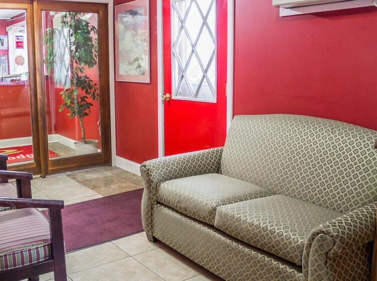 فندق Rodeway Inn