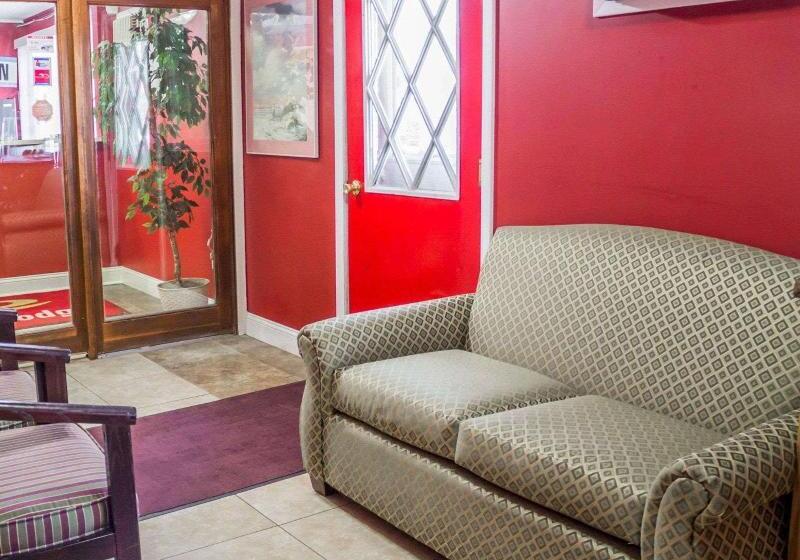 فندق Rodeway Inn