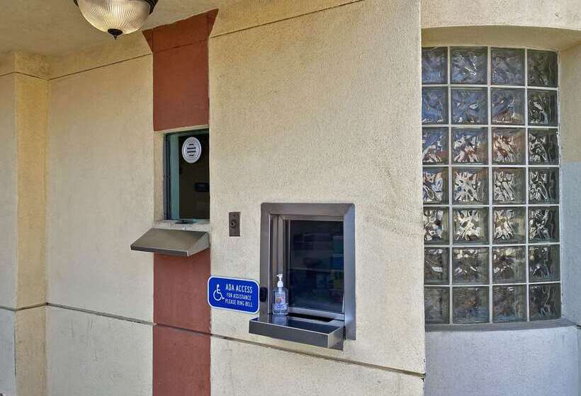 Отель Rodeway Inn