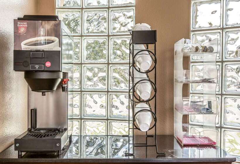 Отель Rodeway Inn