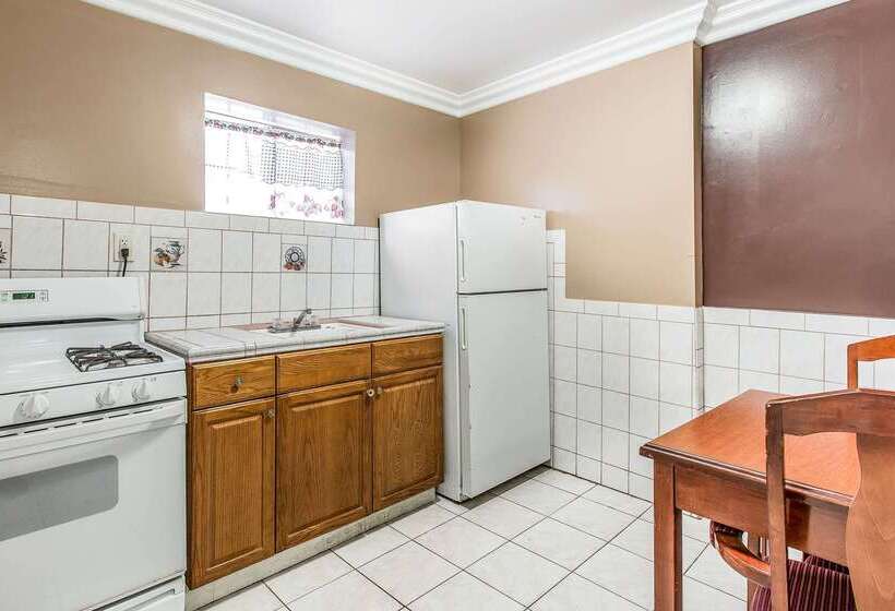 Отель Rodeway Inn