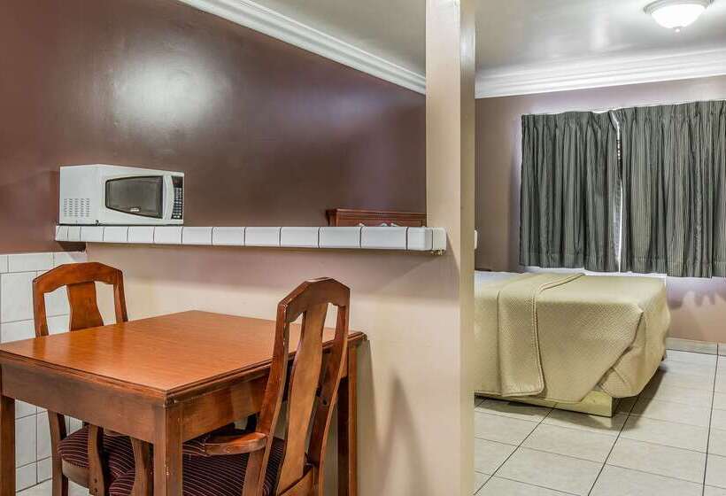 Отель Rodeway Inn