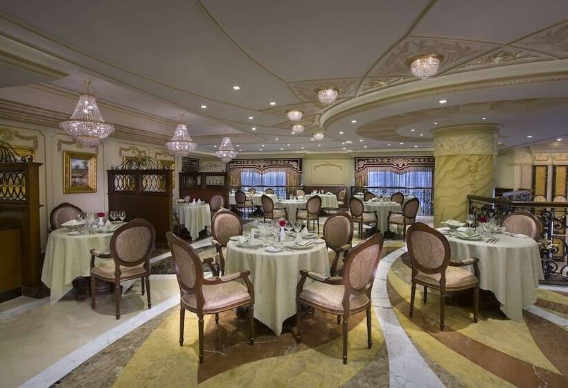فندق Royal Rose Abu Dhabi, A Curio By Hilton Affiliated