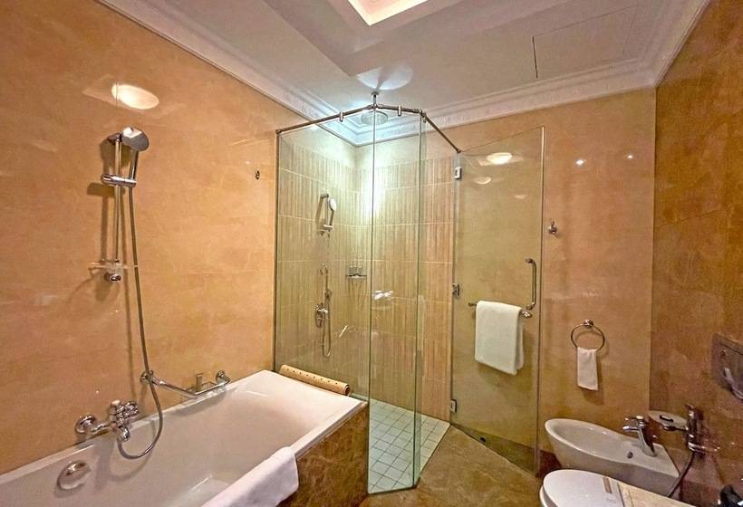 فندق Royal Rose Abu Dhabi, A Curio By Hilton Affiliated