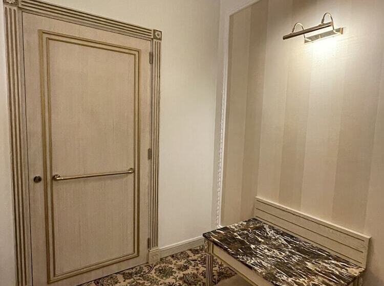 فندق Royal Rose Abu Dhabi, A Curio By Hilton Affiliated