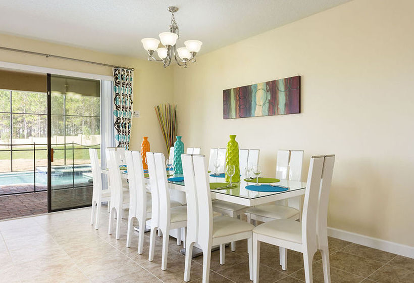 בית מלון כפרי Starmark Vacation Homes